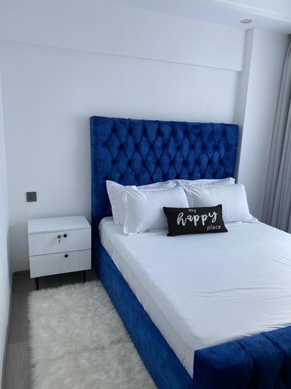 1 Bedroom Flat With Private Balcony, Netflix, Washing Machine & Gym In Kilimani