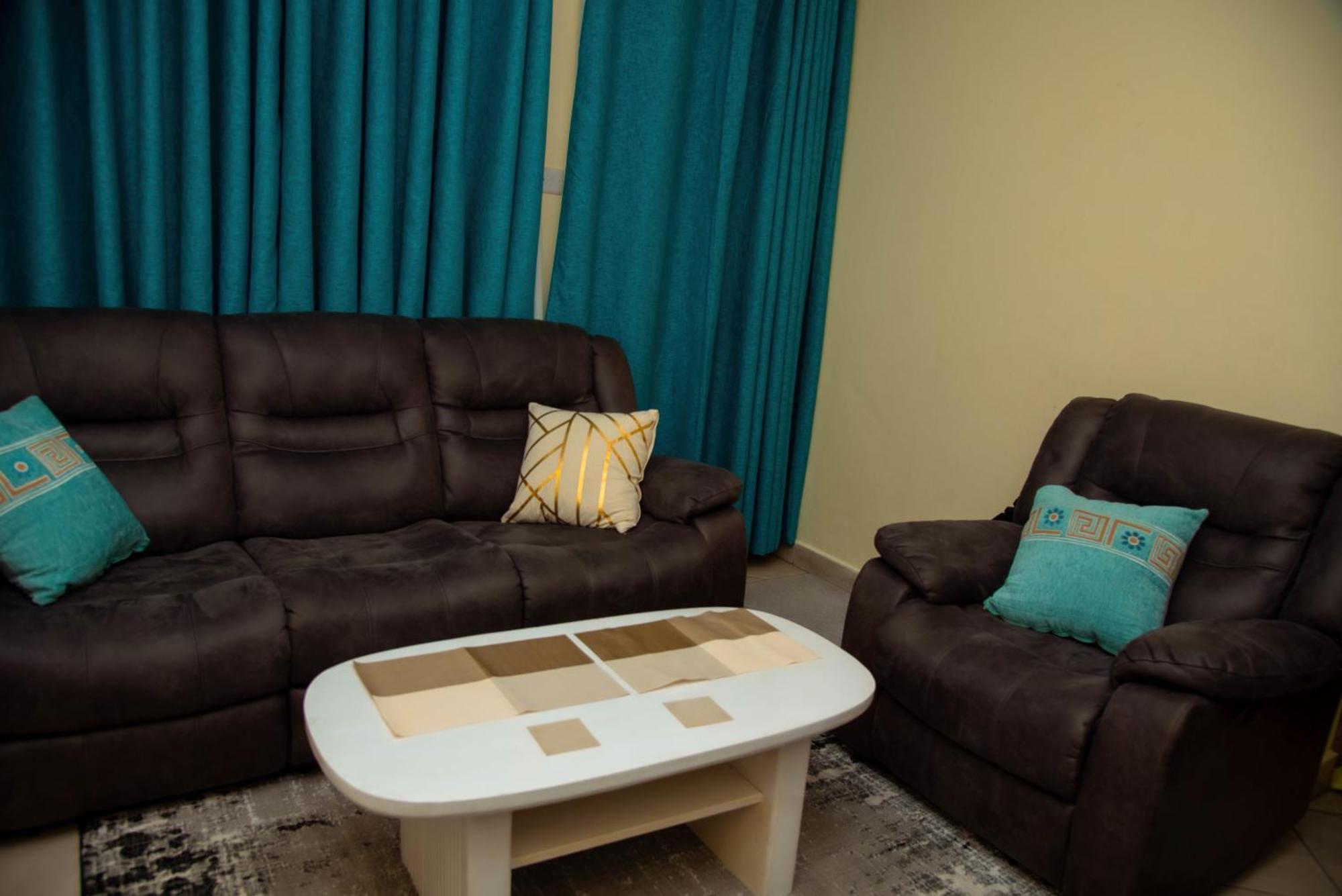 Pete's Serene - One Bedroom Guest house