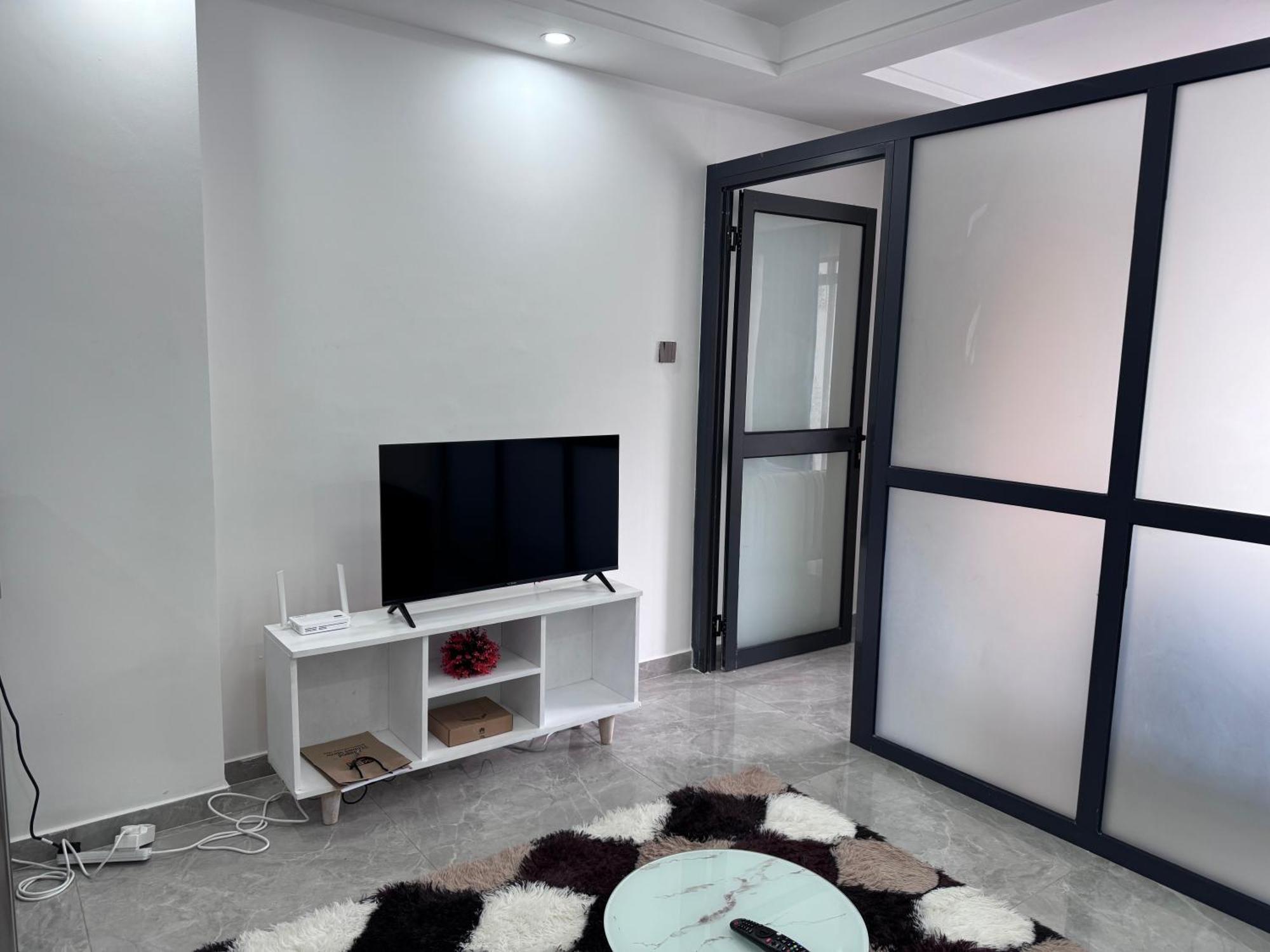 Fully Furnished Spacious One Bedroom