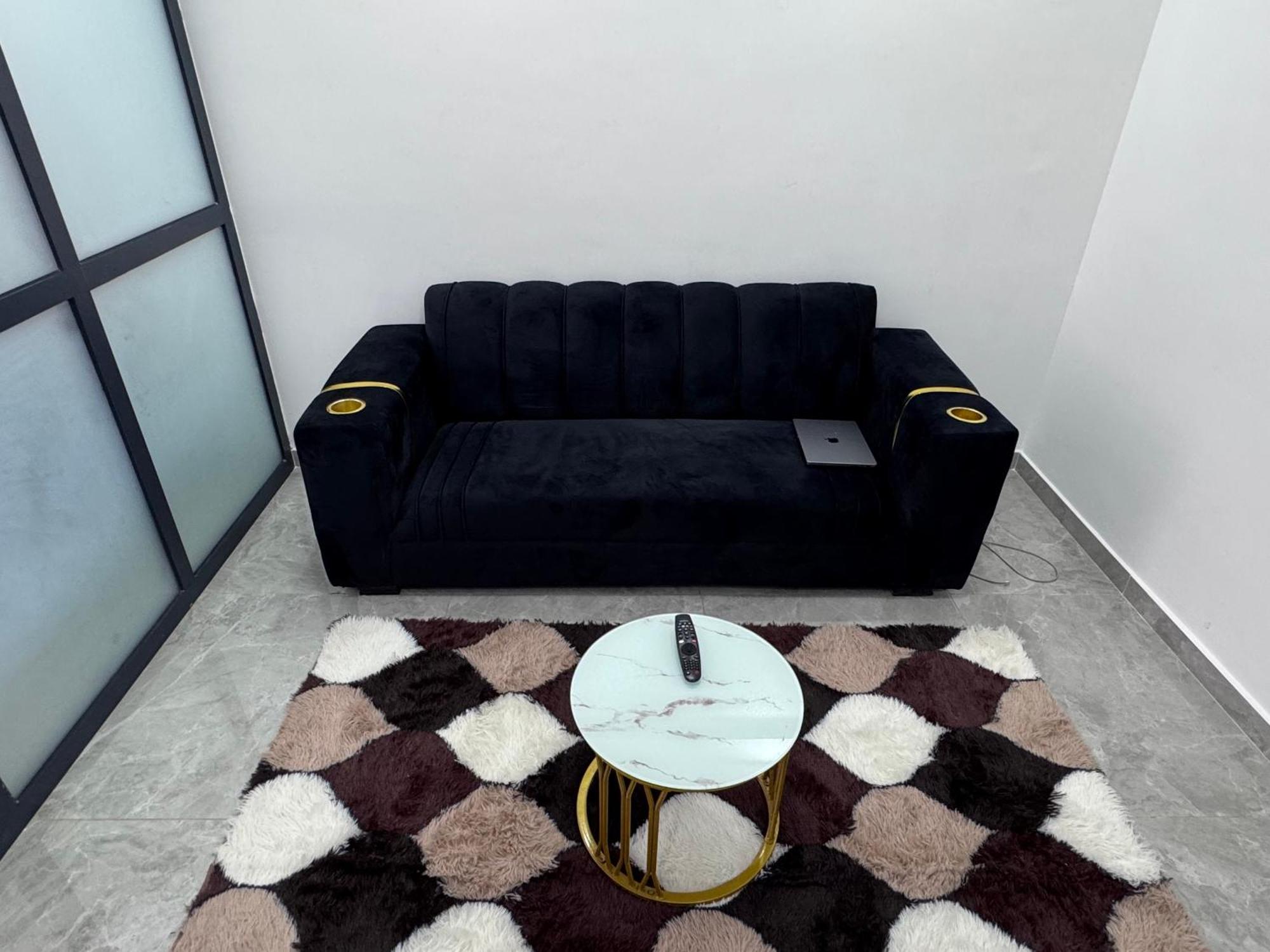 Fully Furnished Spacious One Bedroom Apartment