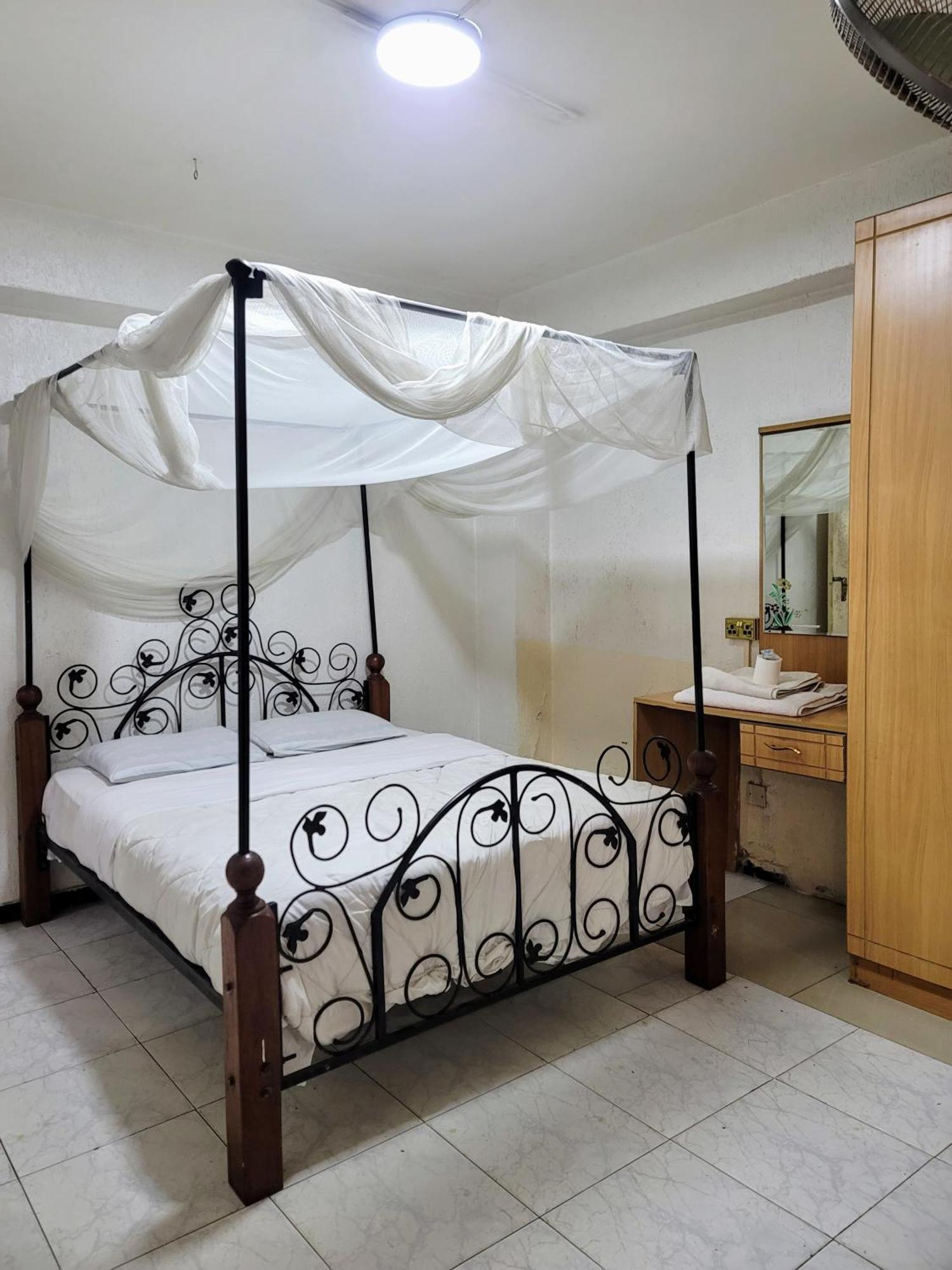 Glory Palace 3*