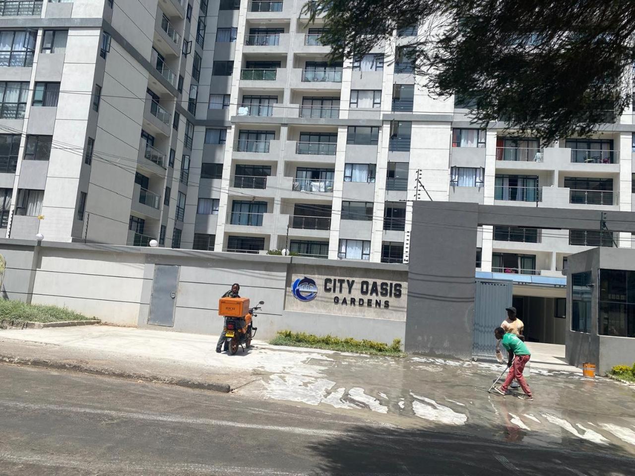 Apartment 1 Bedroom Flat With Private Balcony, Netflix, Washing Machine & Gym In Kilimani Nairobi