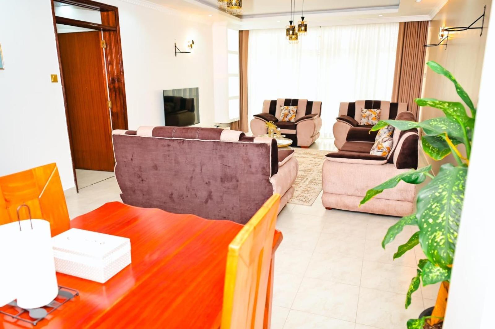 Sunninghills Apartment *