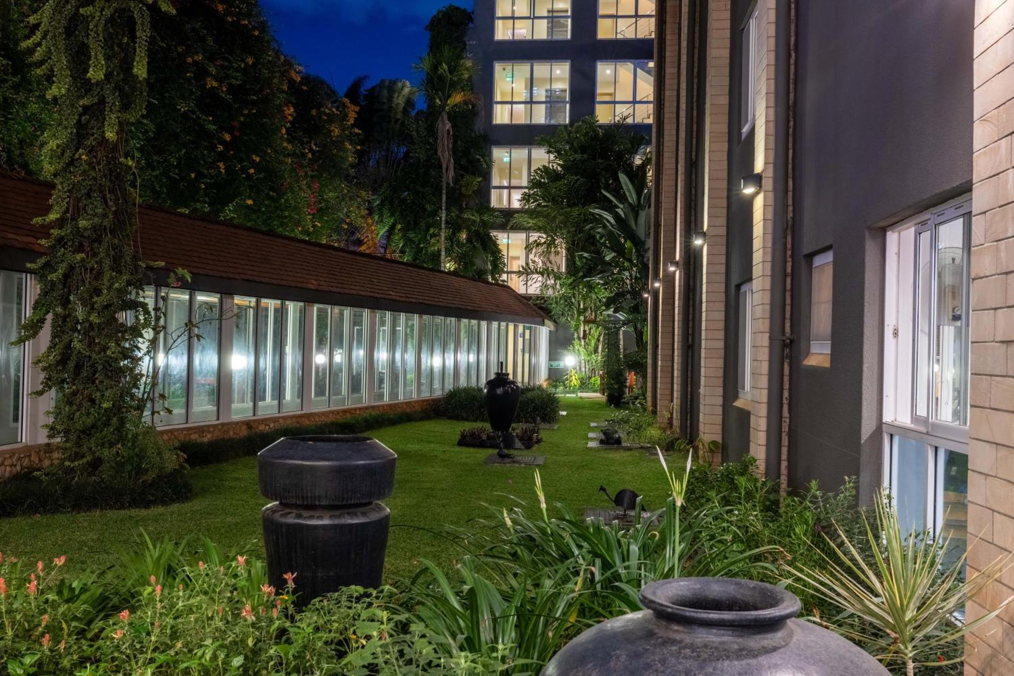 Hotel Western Upper Hill 3*
