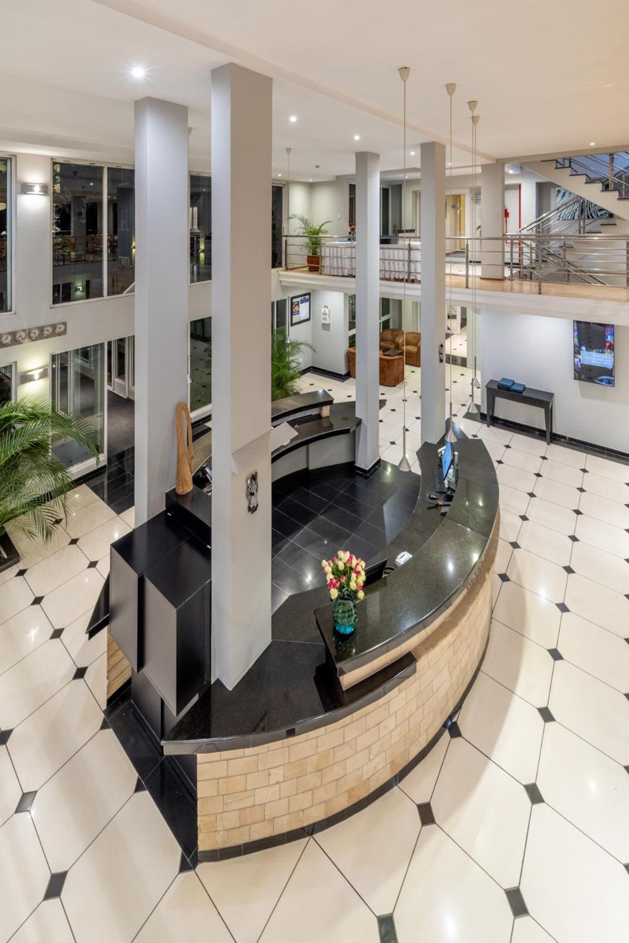 Western Upper Hill Hotel 3*