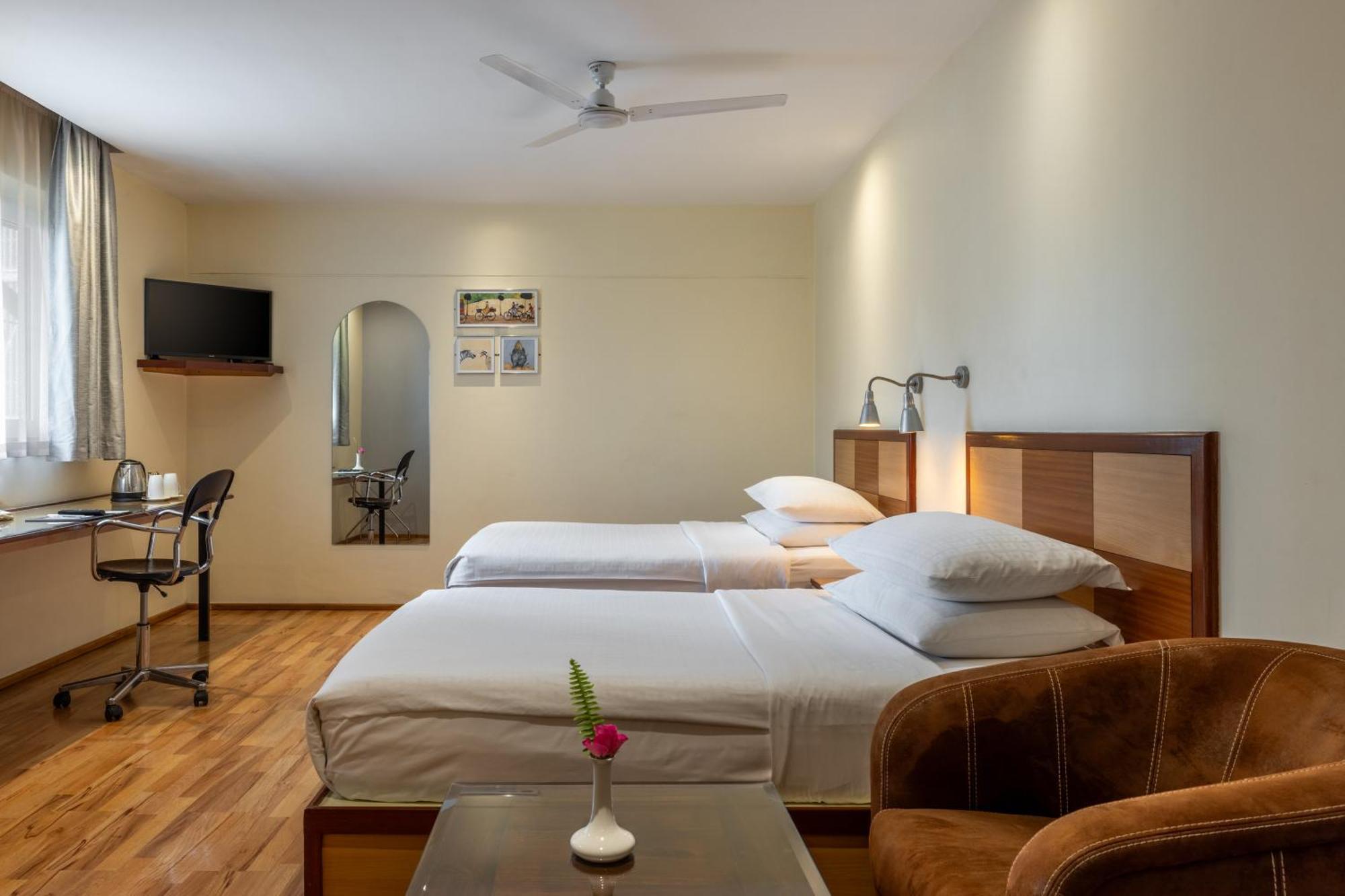 Hotel Western Upper Hill 3*
