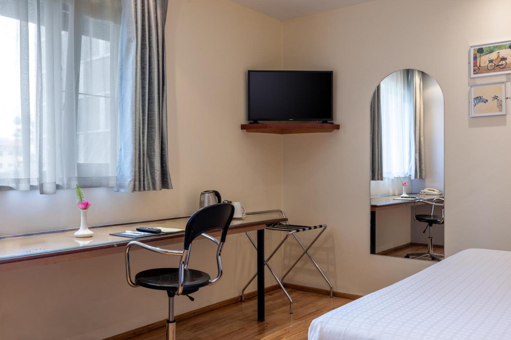 Western Upper Hill Hotel 3*