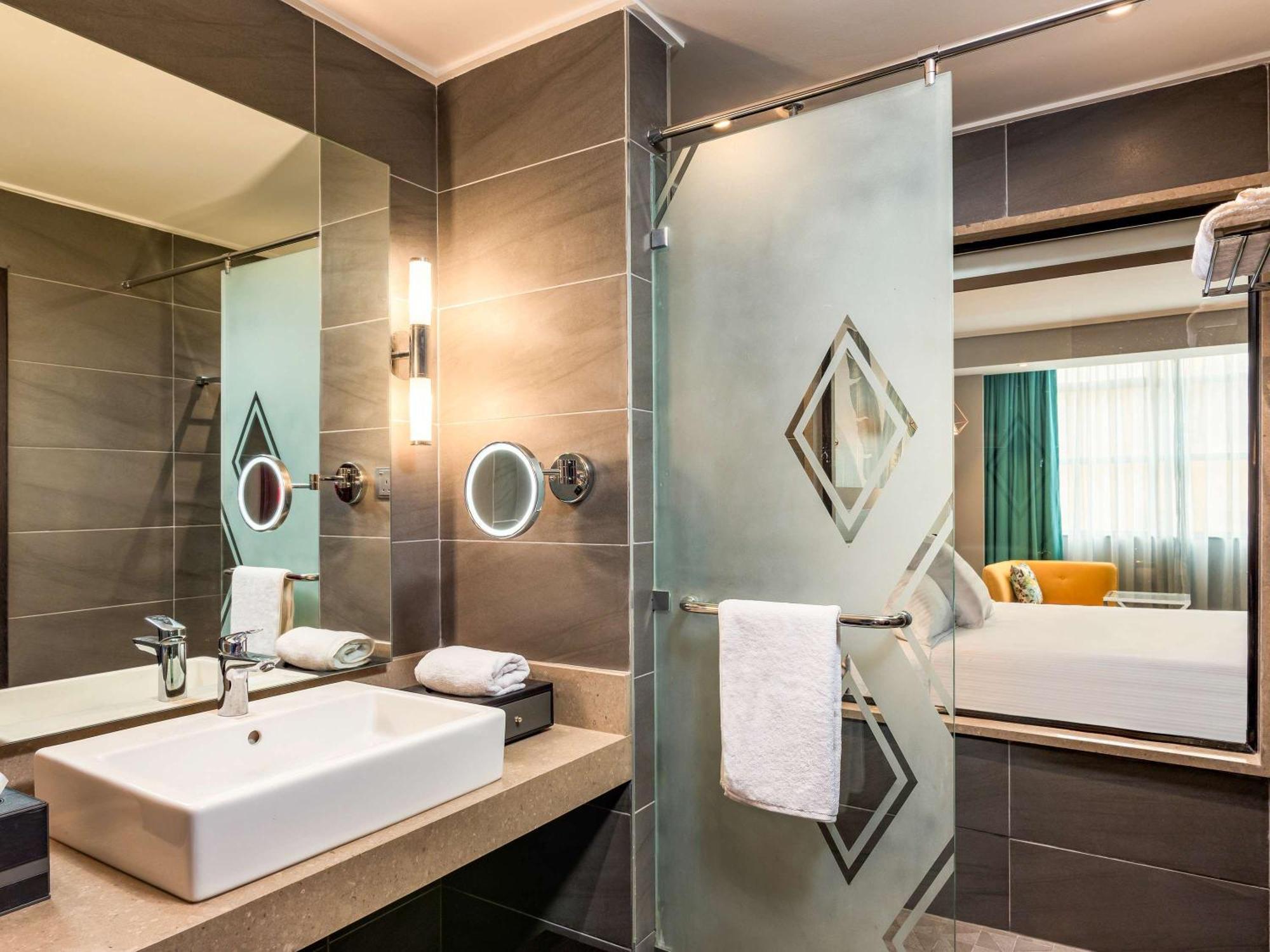 Novotel Westlands 5*