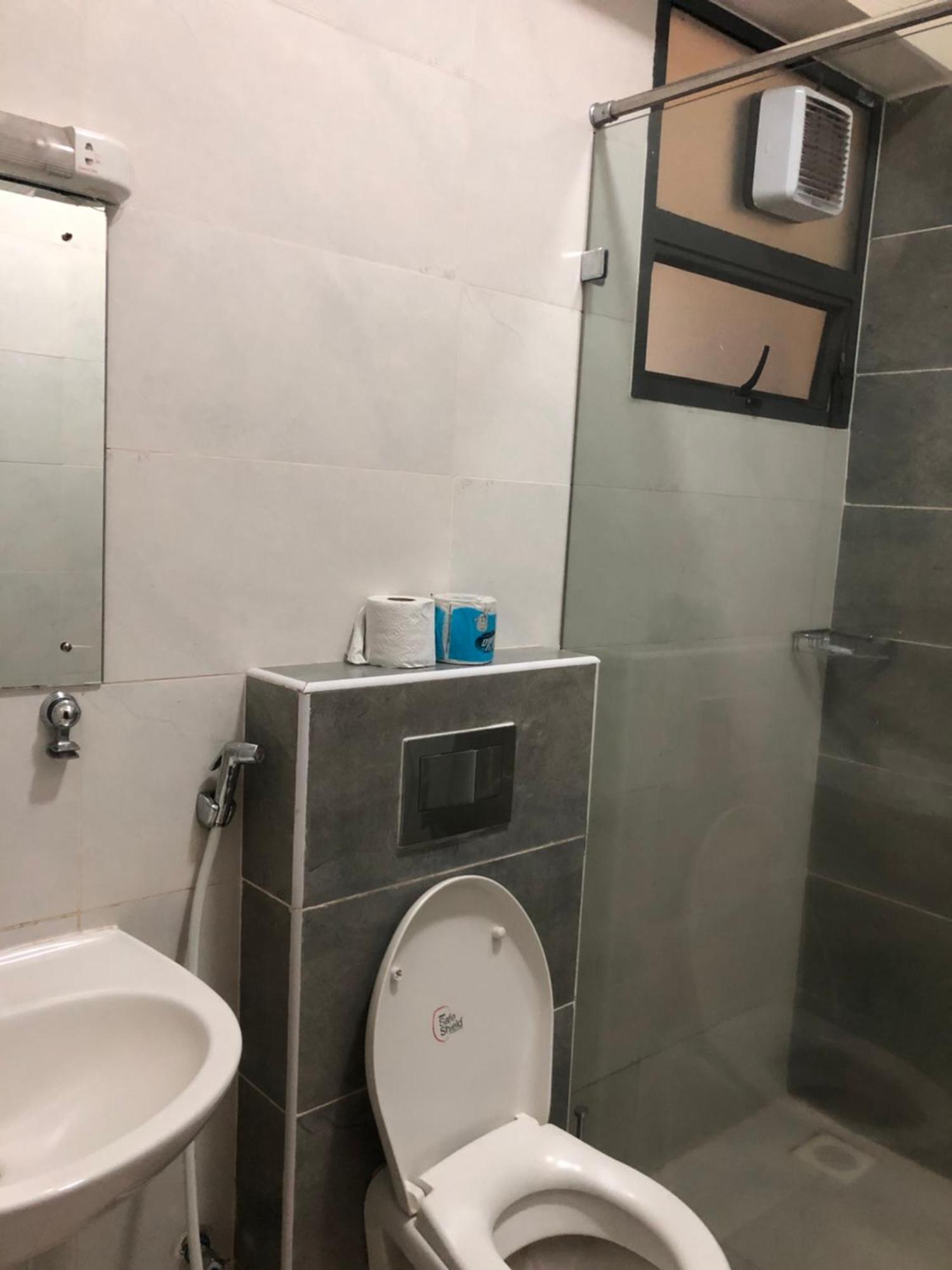 Serene One Bedroom At Silverstone Apartment *