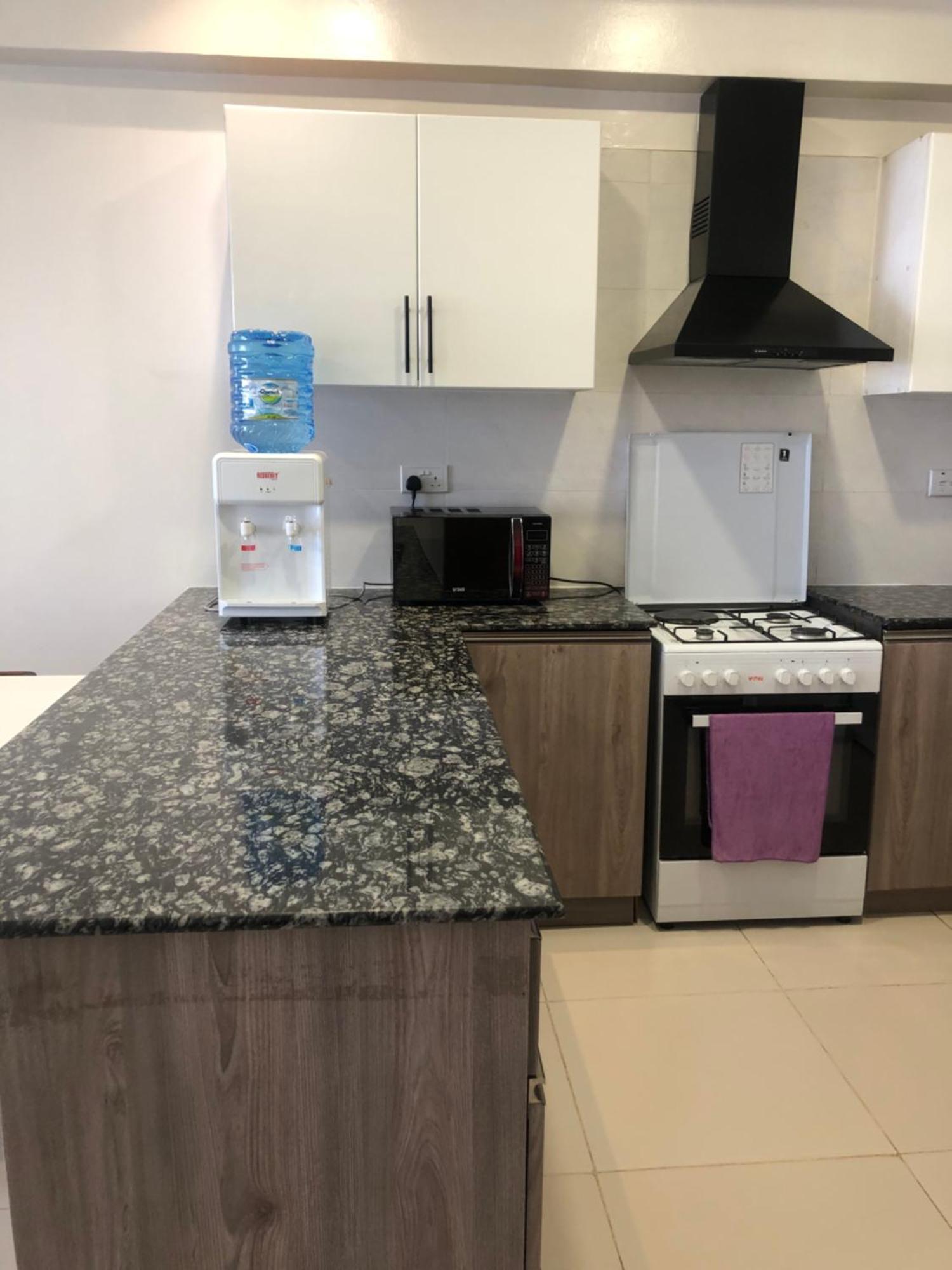 Serene One Bedroom At Silverstone Apartment *
