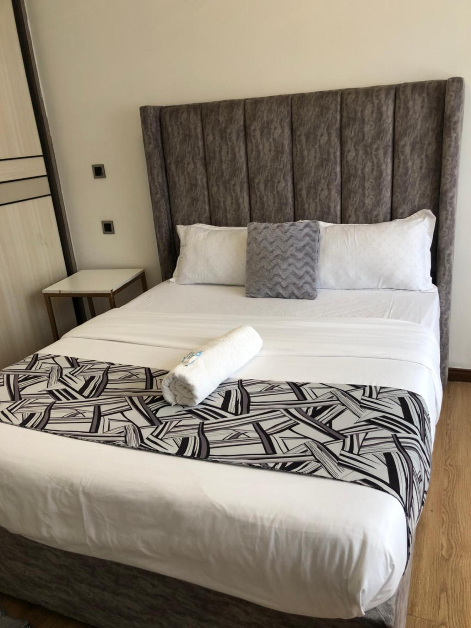 Apartment Serene Two Bedroom At Vesta Garden *