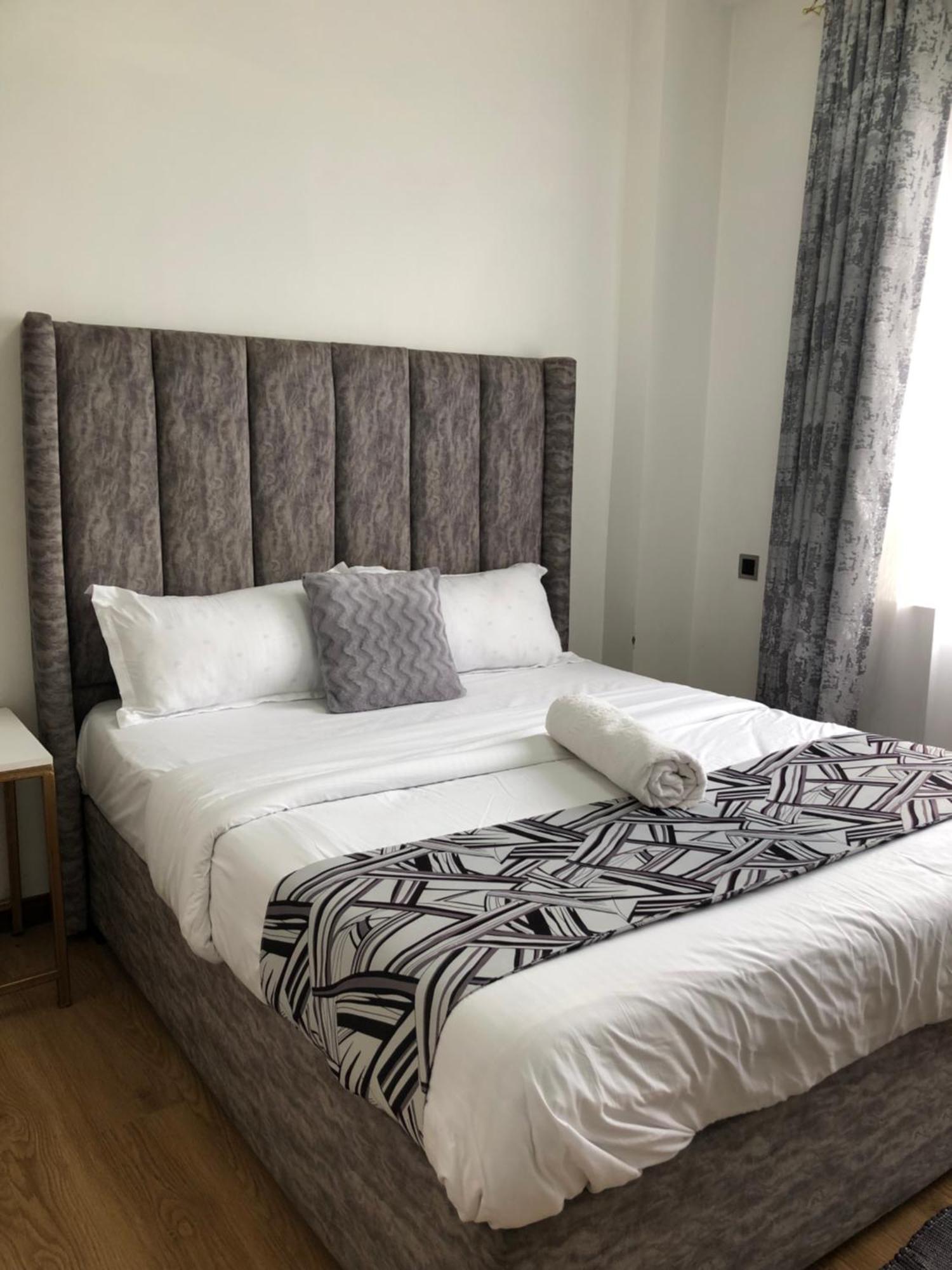 Serene Two Bedroom At Vesta Garden