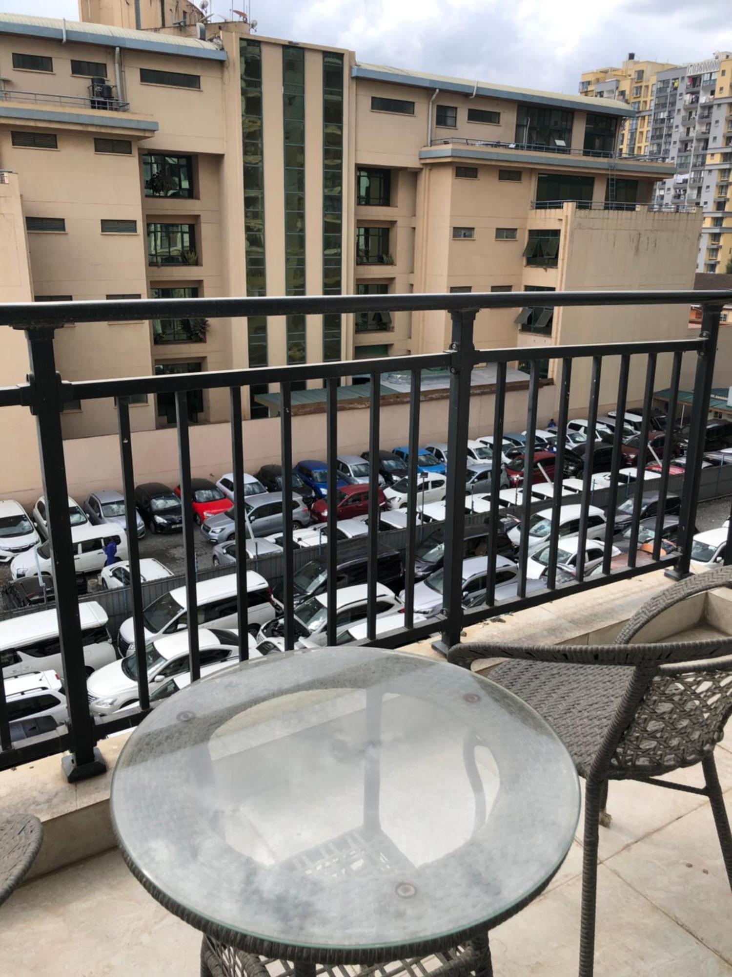 Apartment Serene Two Bedroom At Vesta Garden *