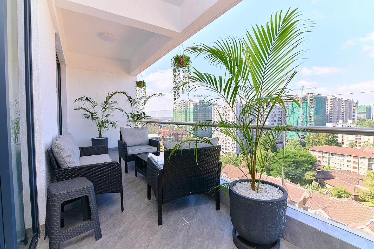 Luxury Modern With A Pool And Gym In Kilimani Apartment