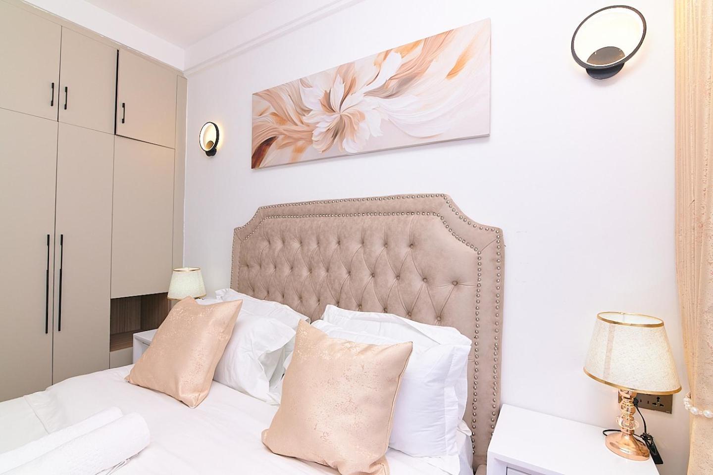Luxury Modern With A Pool And Gym In Kilimani Apartment *