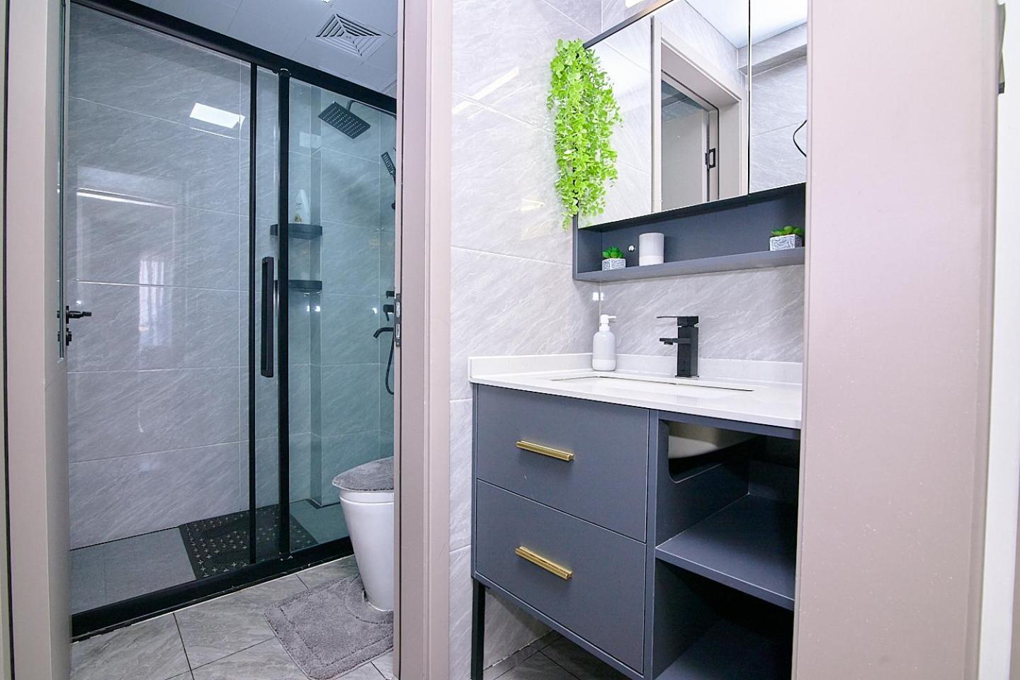 Luxury Modern With A Pool And Gym In Kilimani * Nairobi