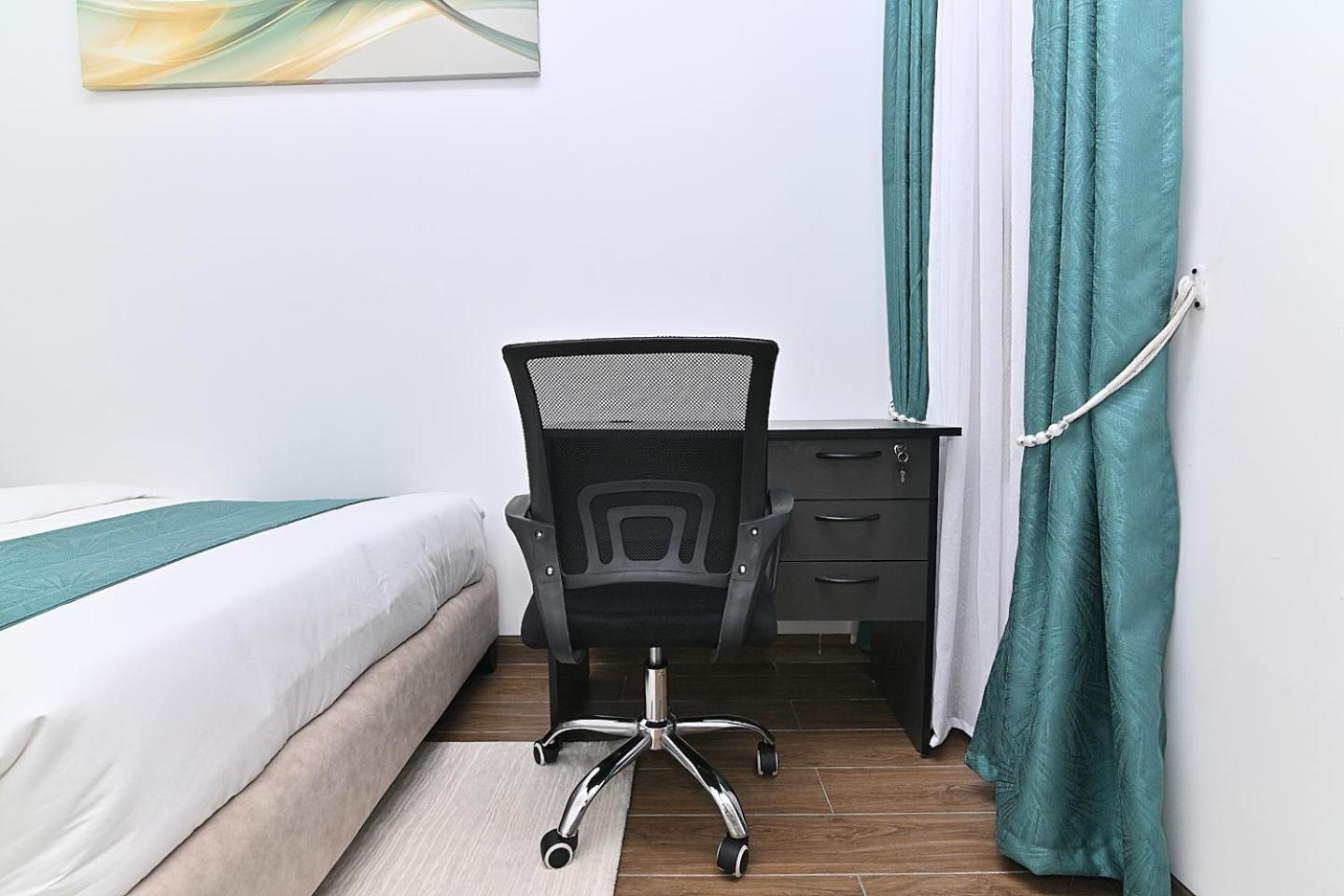 Apartment Luxury Modern With A Pool And Gym In Kilimani Nairobi