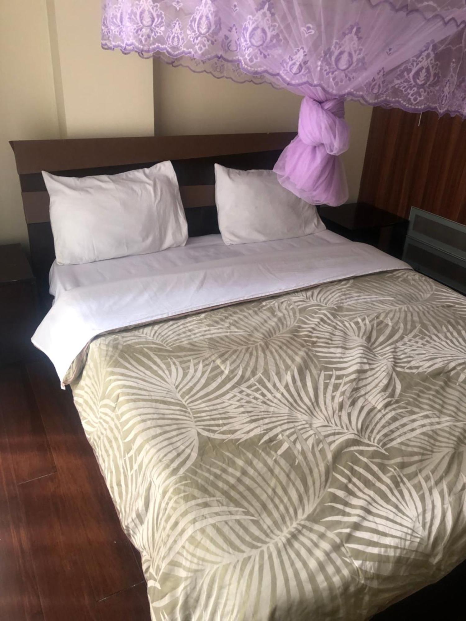 Comfortable Two Bedroom At Manza Apartment *