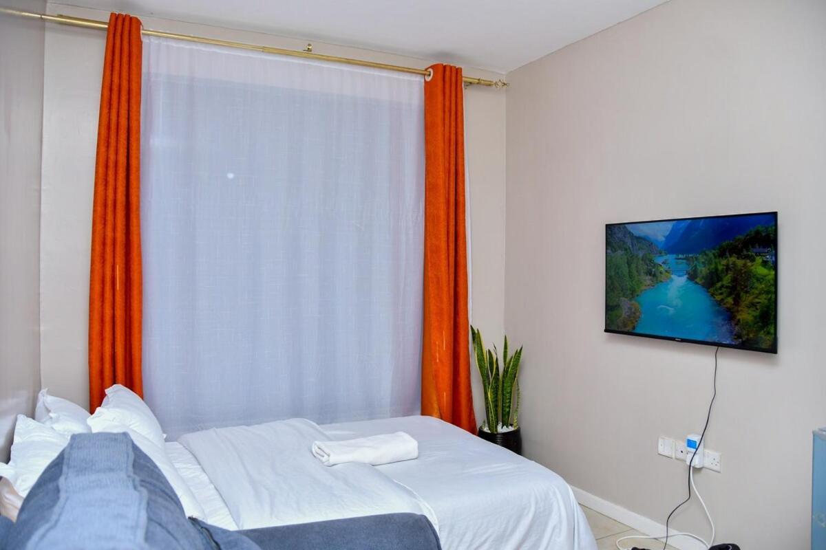 Stylish With Rooftop Pool In Nairobi-jojo Homes * Nairobi