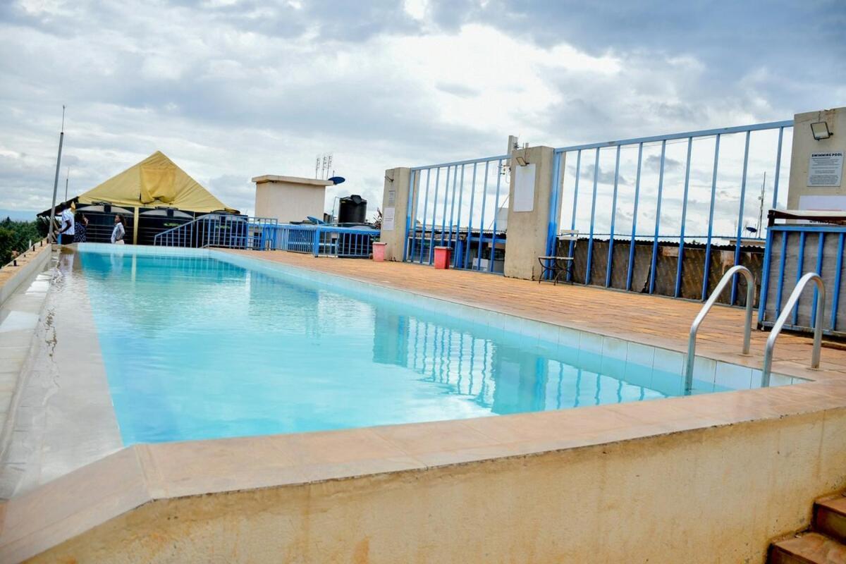 Stylish With Rooftop Pool In Nairobi-jojo Homes Apartment