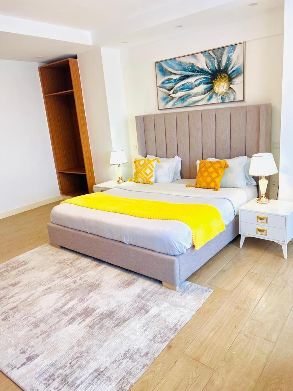 Classy Executive One Bedroom With Heated Swimming Fully Equipped Gym Ample Parking Space And Amazing Scenic Views *