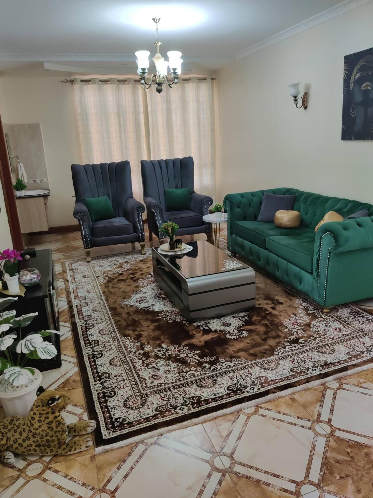 Spacious 2br Great Location Apartment