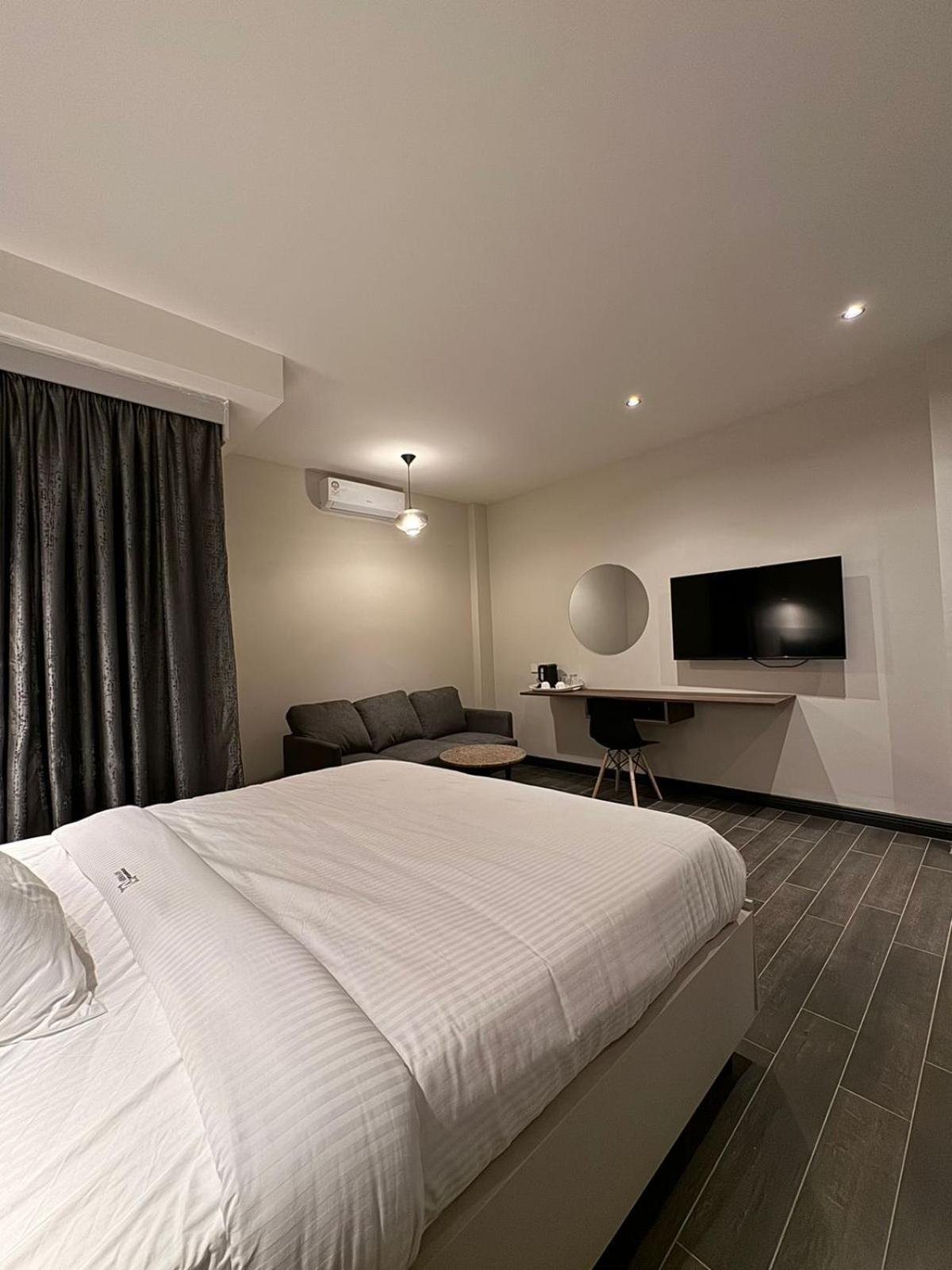 Hotel The Ivory