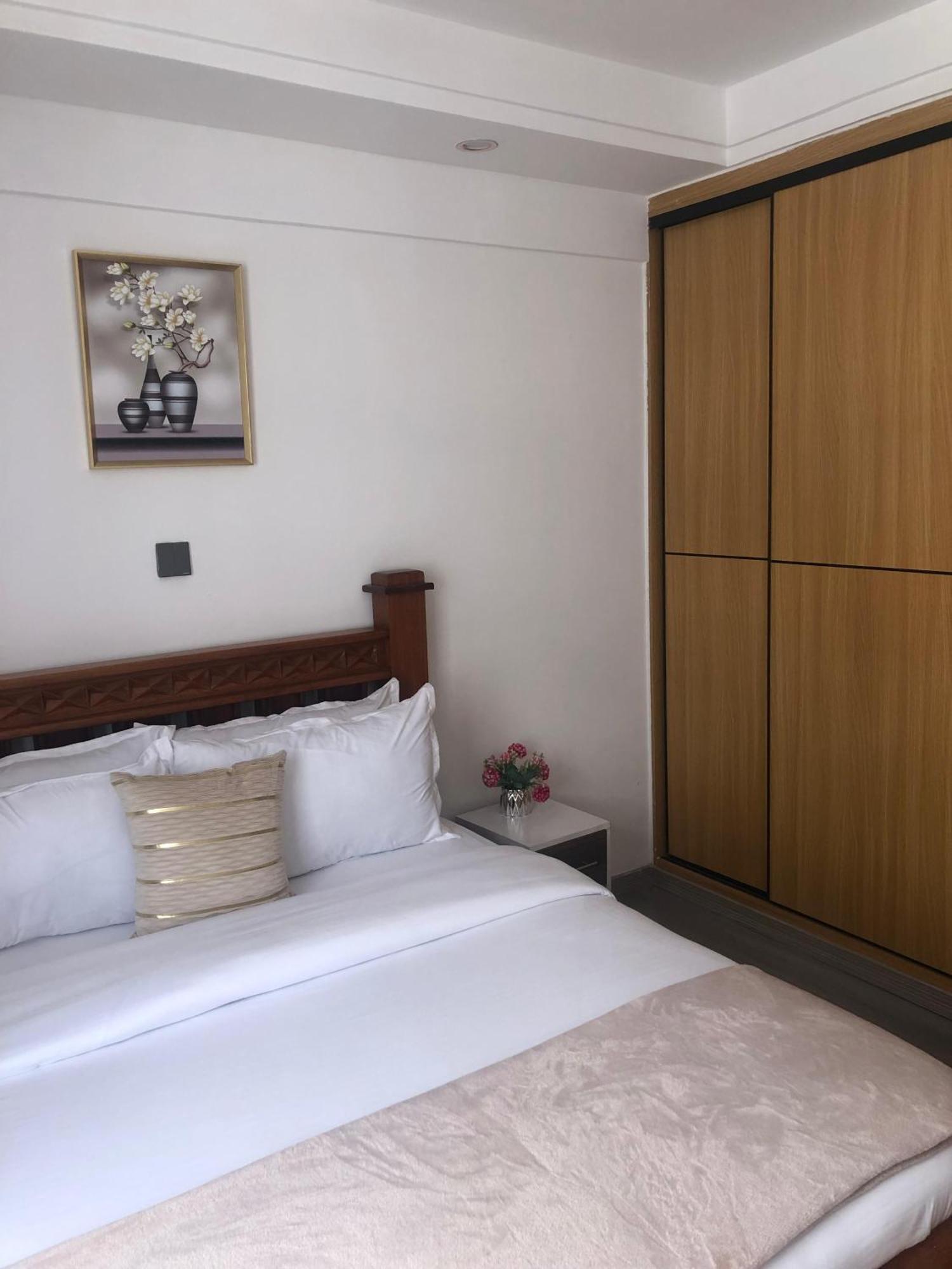 Exquisite 1b At Heartland Homes Apartment *