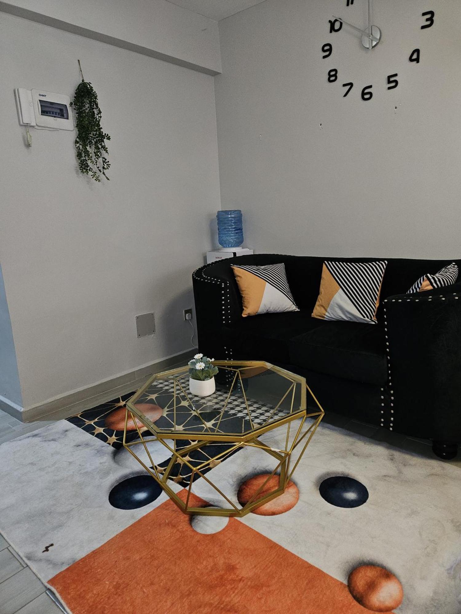 Studio With Balcony By Jeyem -othaya Road Kileleshwa Apartment *