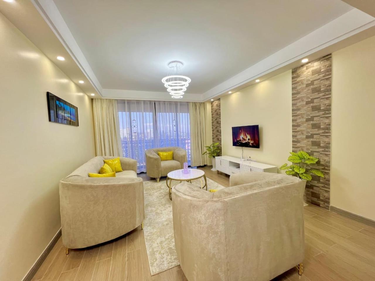 Modern Retreat With Breathtaking Views Heated Swimming Pool ,gym And Ample Parking Apartment