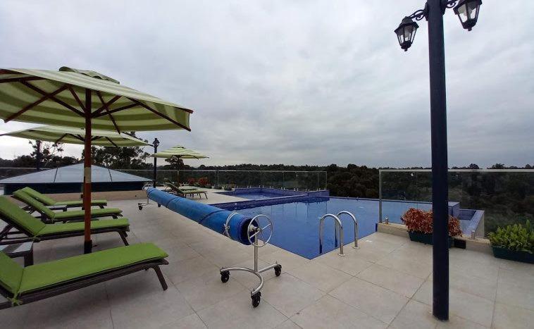 Modern, Fully Furnished 2bd Nairobi