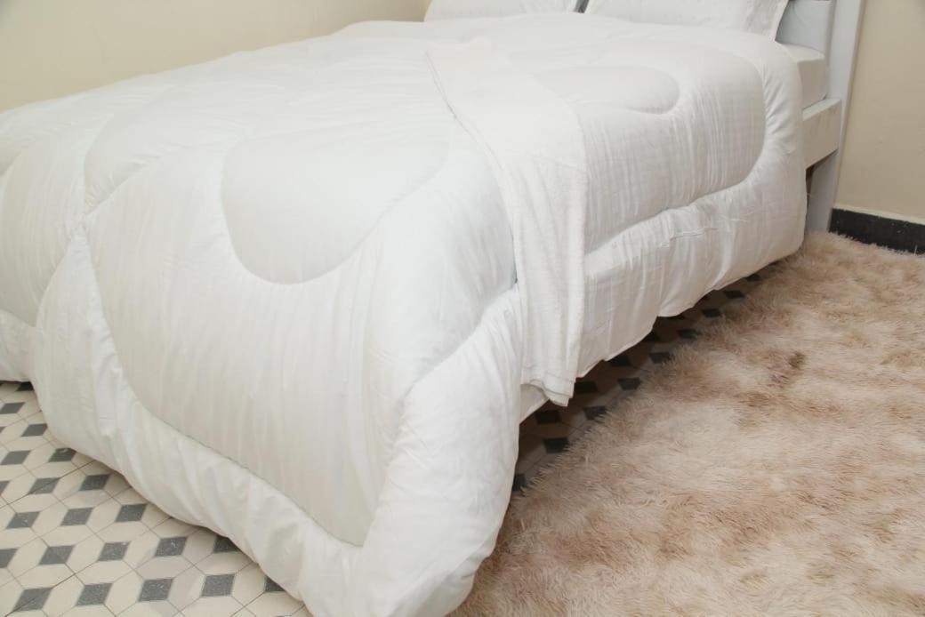 Sirleaf Tours & Safaris Bed & Breakfast
