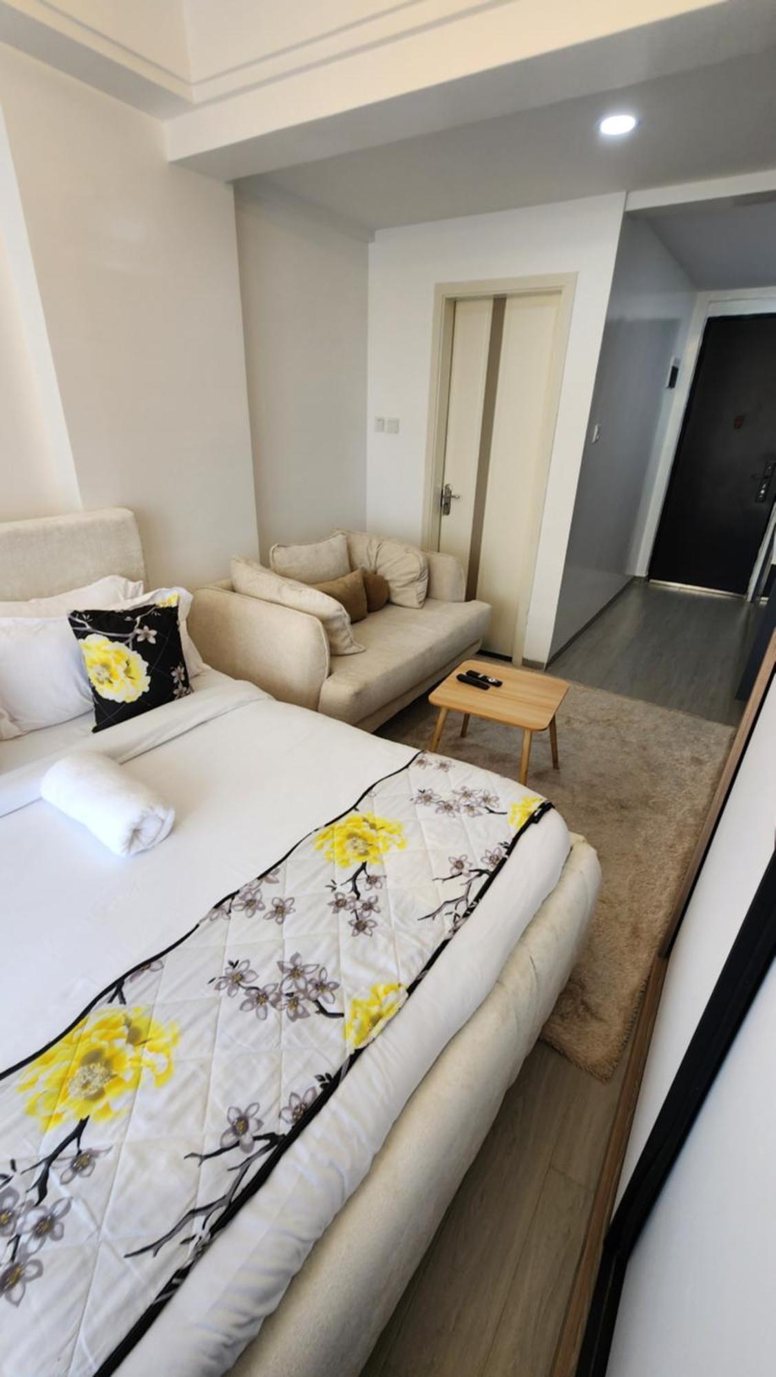 The Mancave With Balcony & Gym * Nairobi
