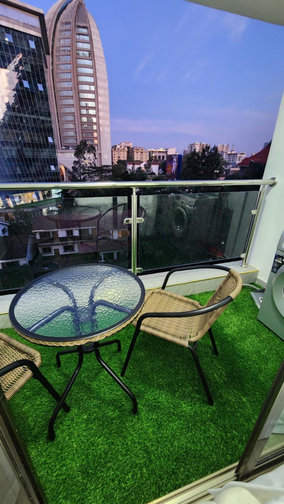 The Mancave With Balcony & Gym * Nairobi