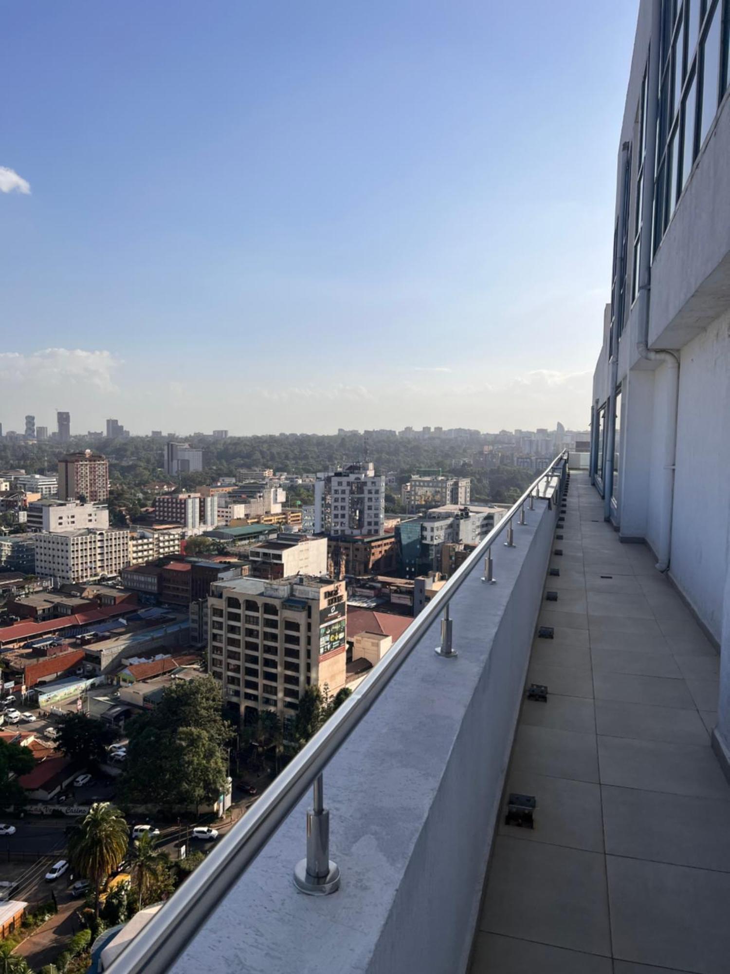 Lovely 2-bedroom Serviced With Pool And Wi-fi At Skynest Aparthotel *