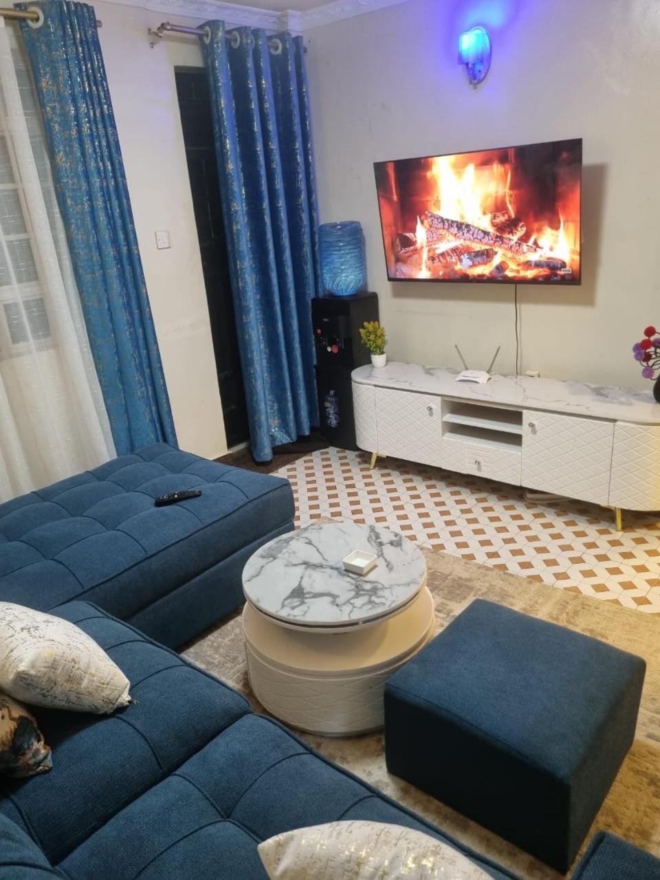 Apartment Very Demure One Bedroom With Free Parking