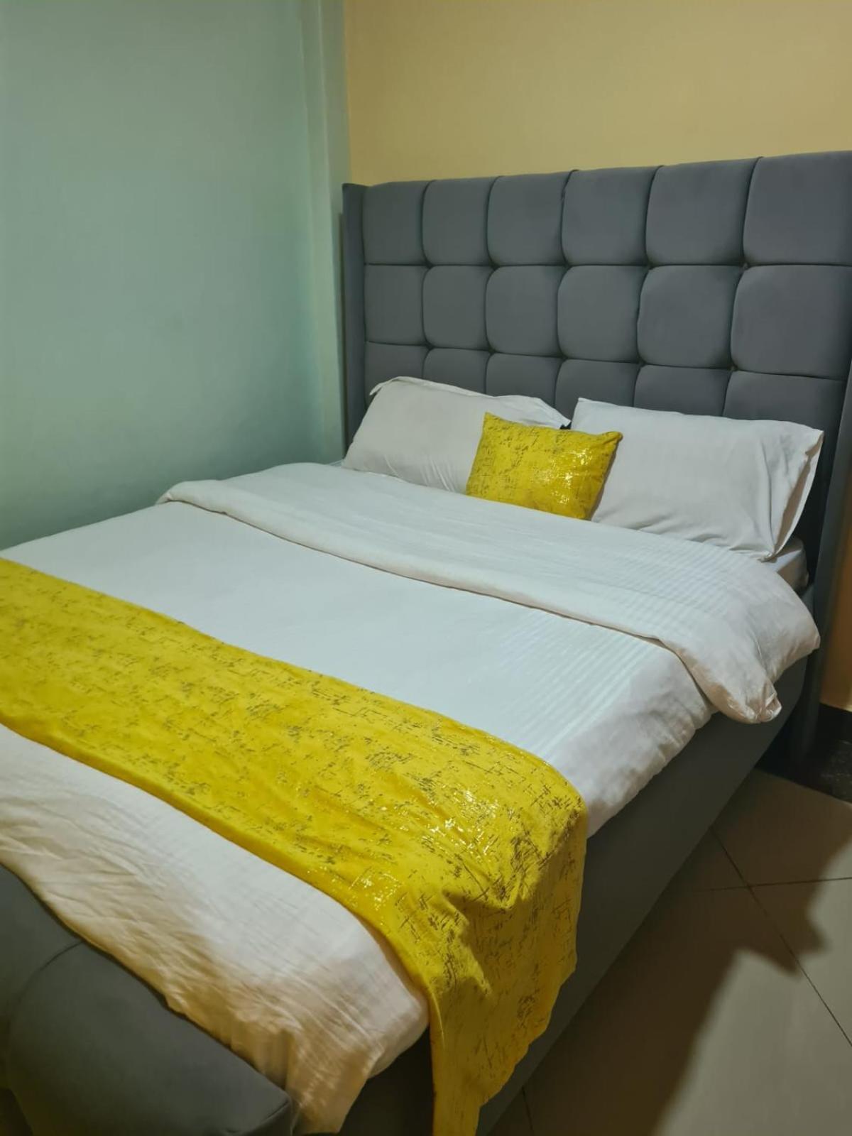 Very Demure One Bedroom With Free Parking * Nairobi