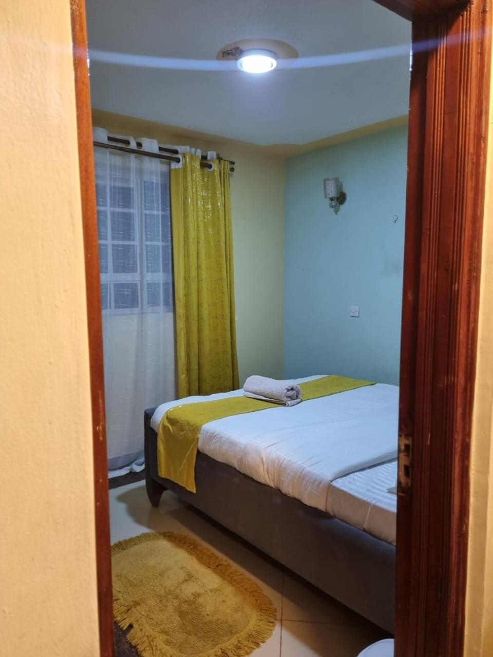 Apartment Very Demure One Bedroom With Free Parking *