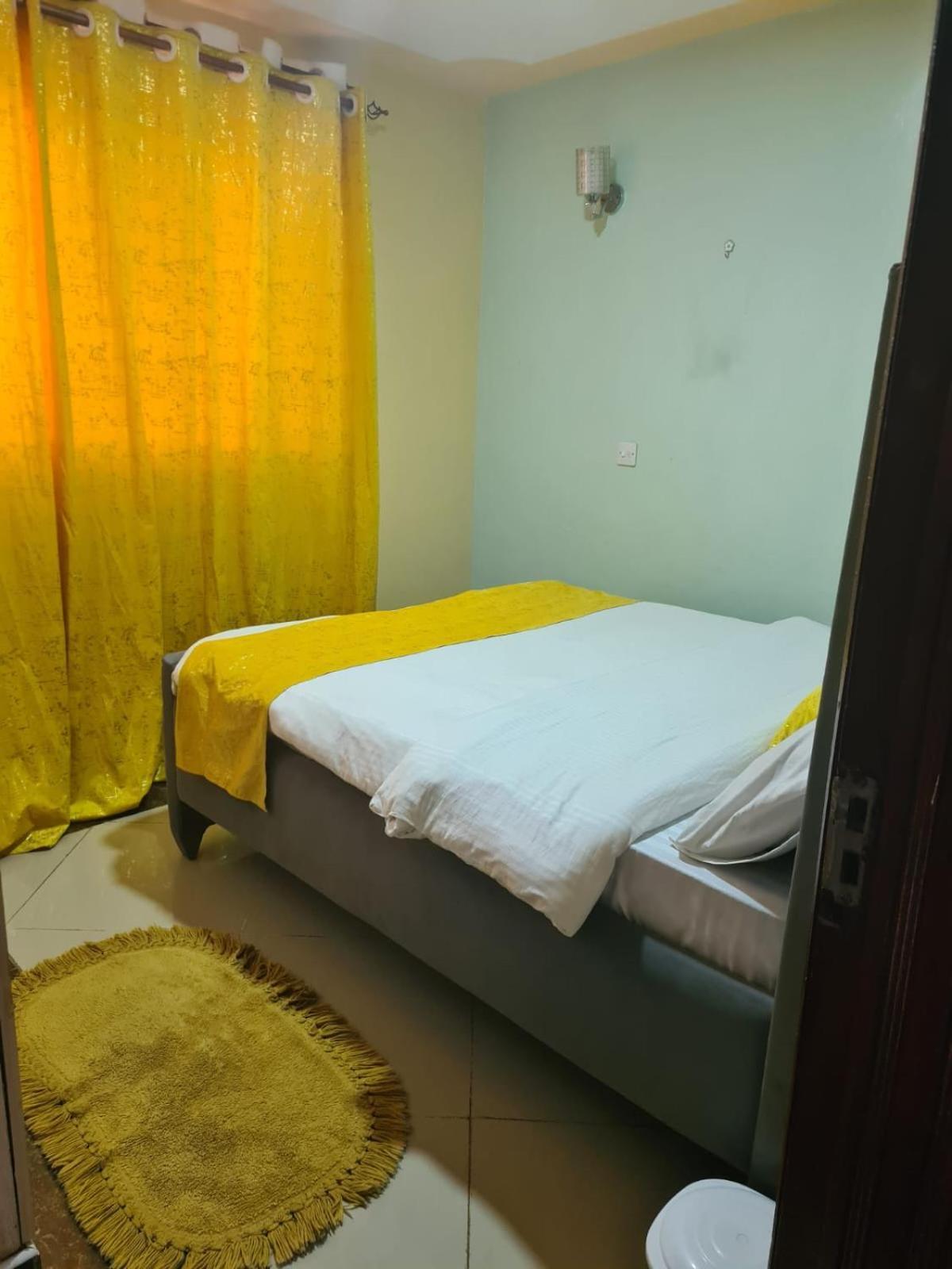 Very Demure One Bedroom With Free Parking *