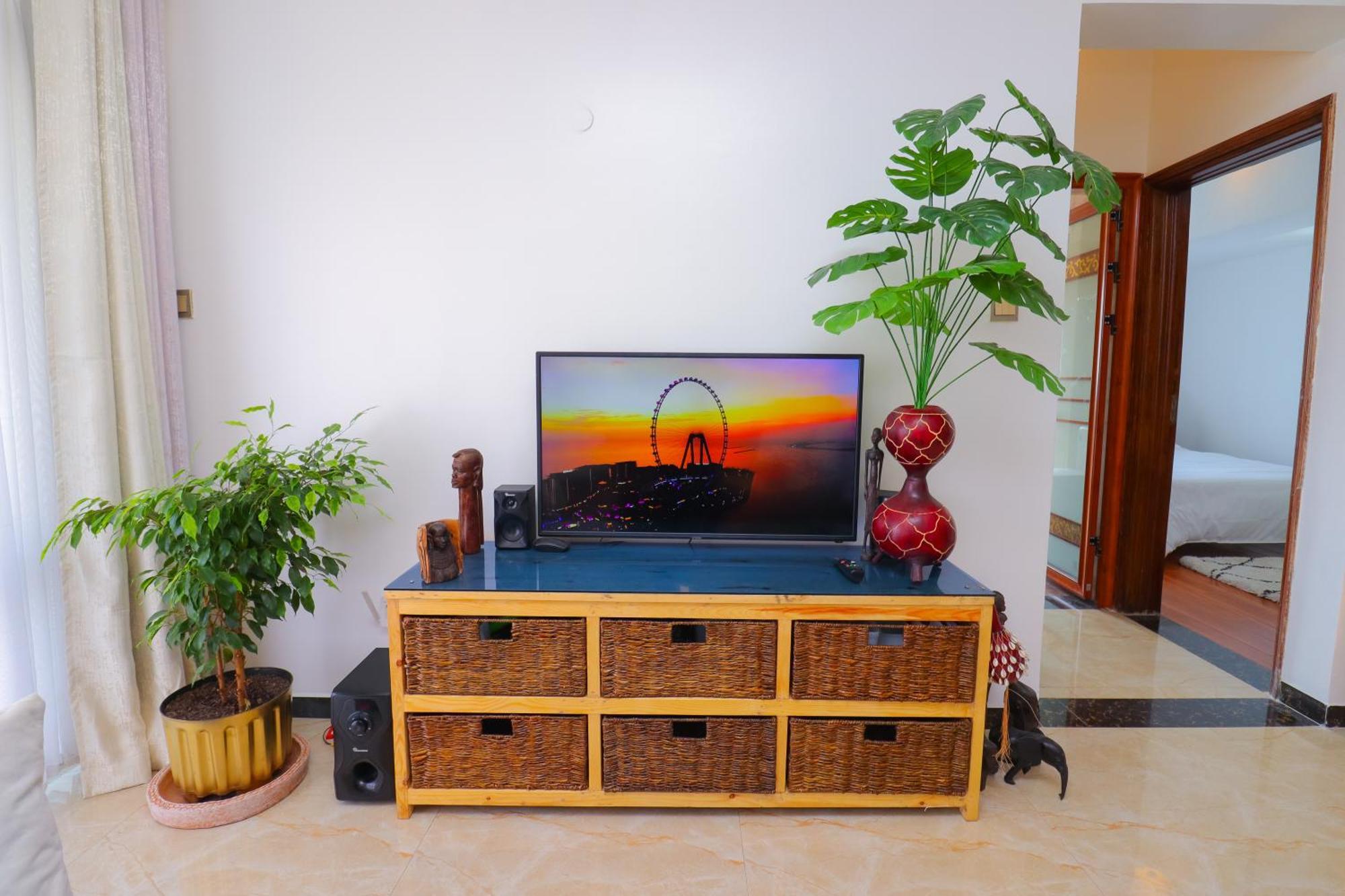 Tanduu's Specious 2bdr With Full Kittchen & Washmachine In Kilimani *