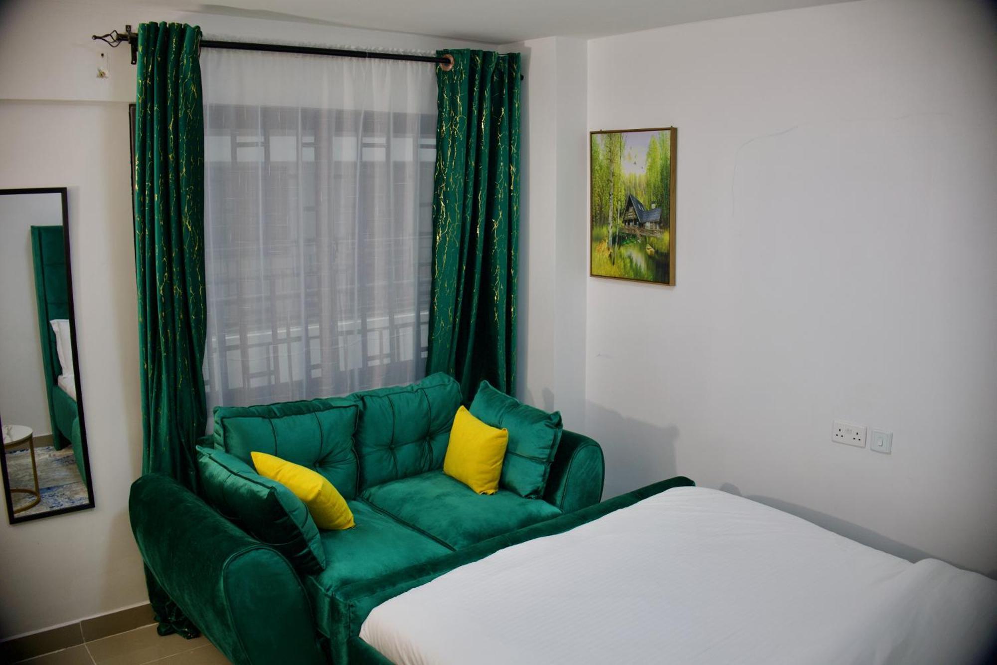 Stadeview Suites, West