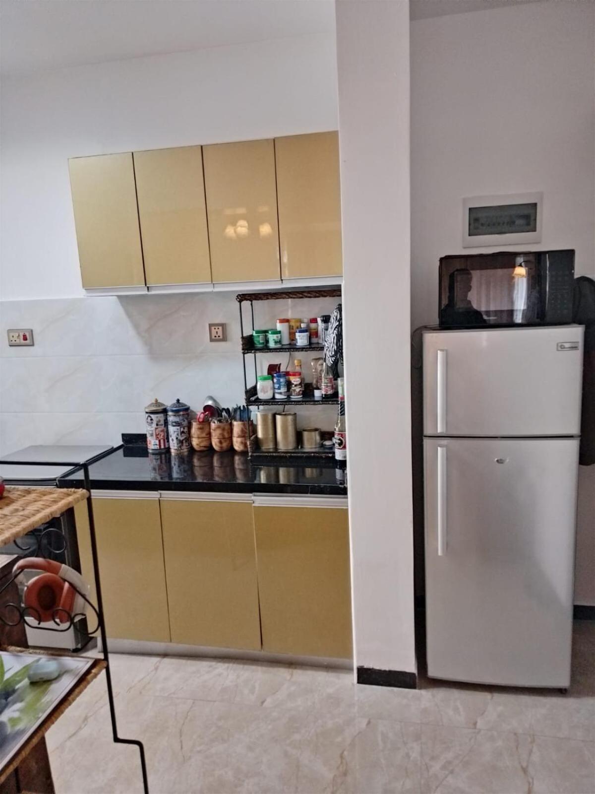 Tanduu's Specious 2bdr With Full Kittchen & Washmachine In Kilimani Apartment *
