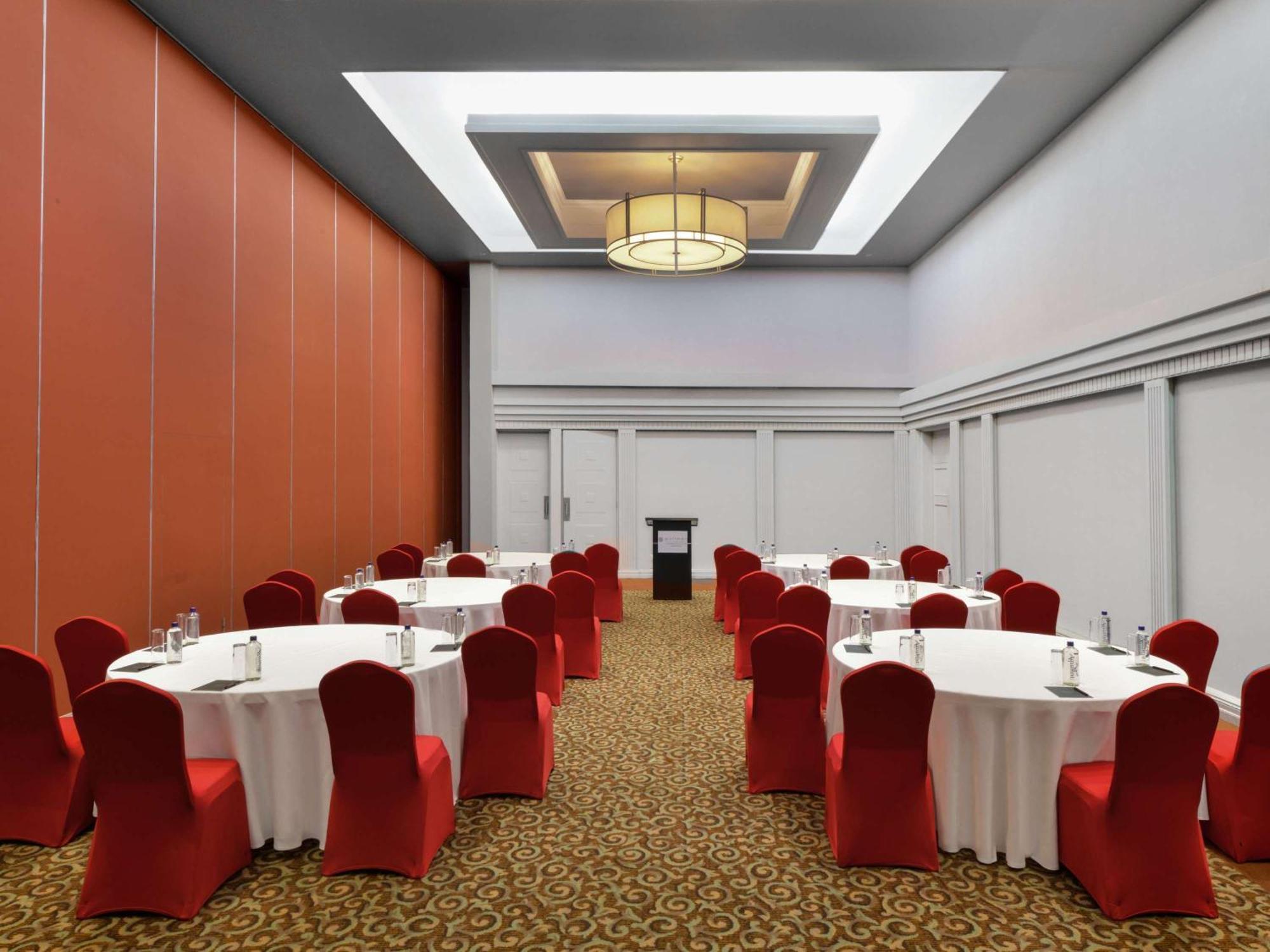 Pullman Upper Hill Hotel 5*