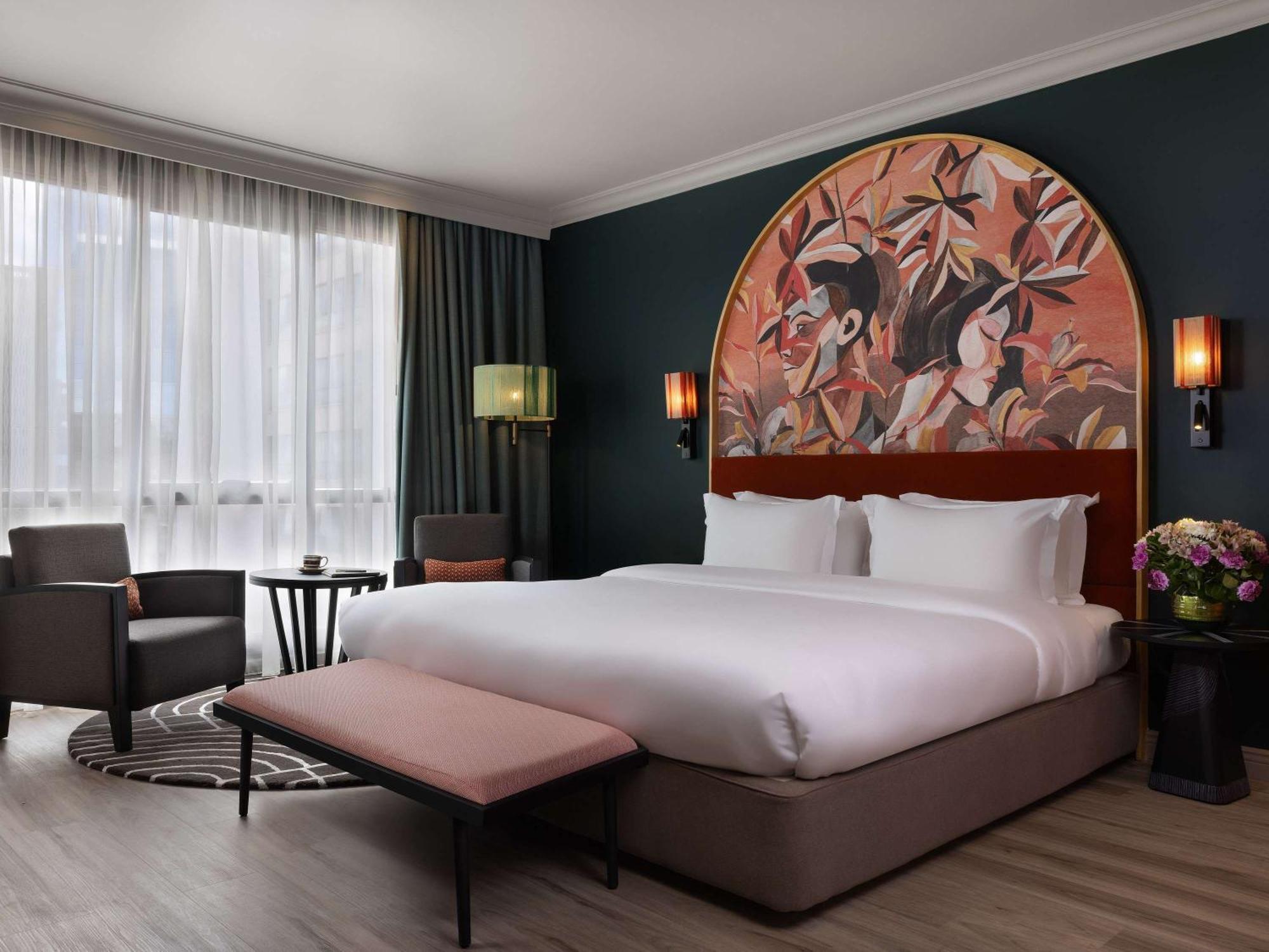 Pullman Upper Hill Hotel 5*