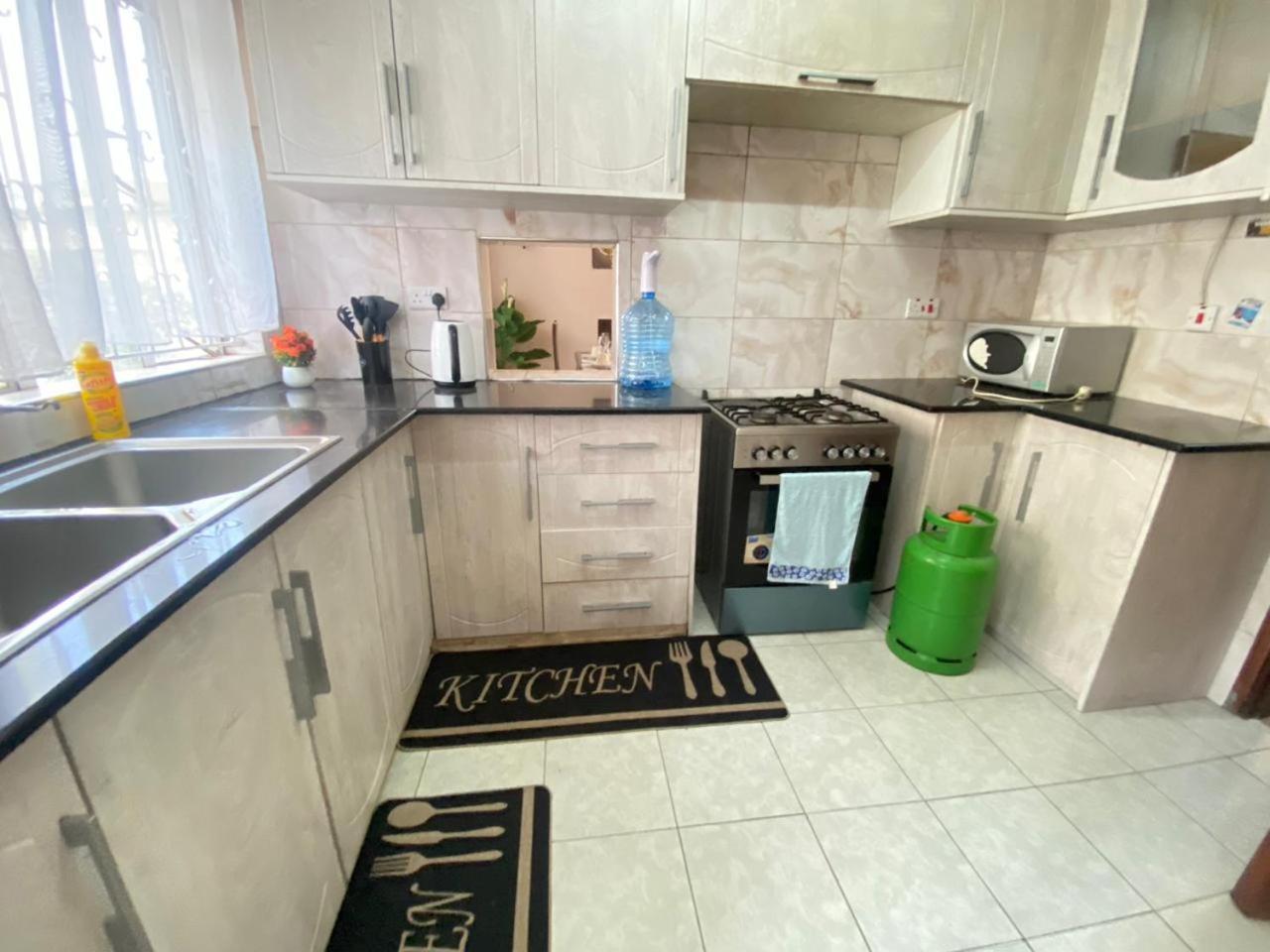 Four Bedroom In Kilimani Homestay Nairobi