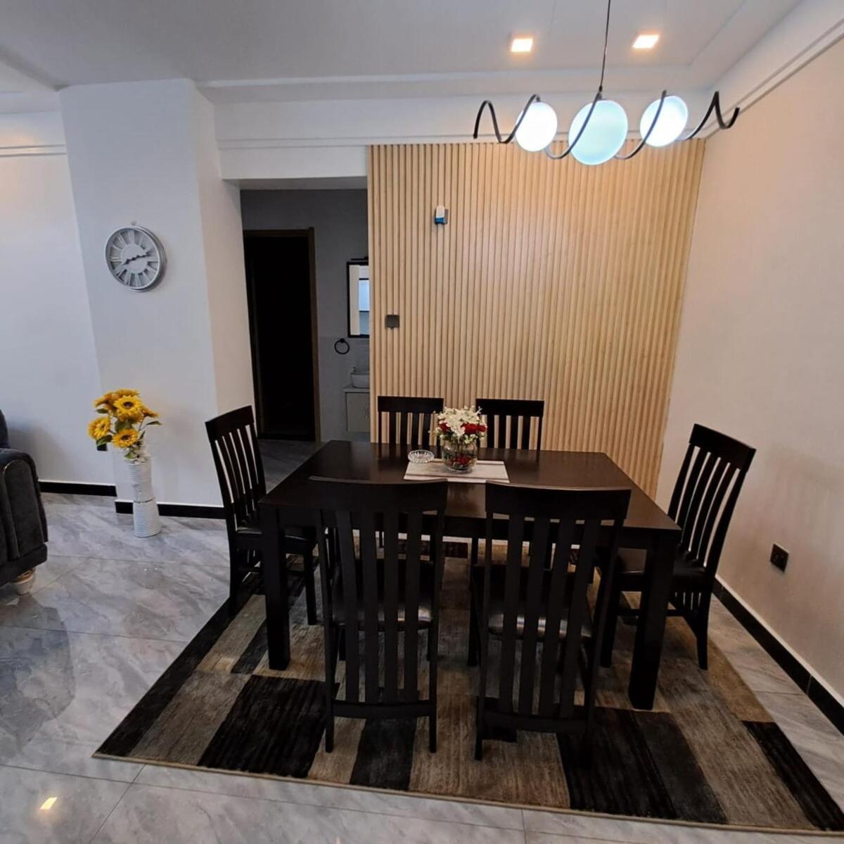 Cozy 2 Bedroom Apartment