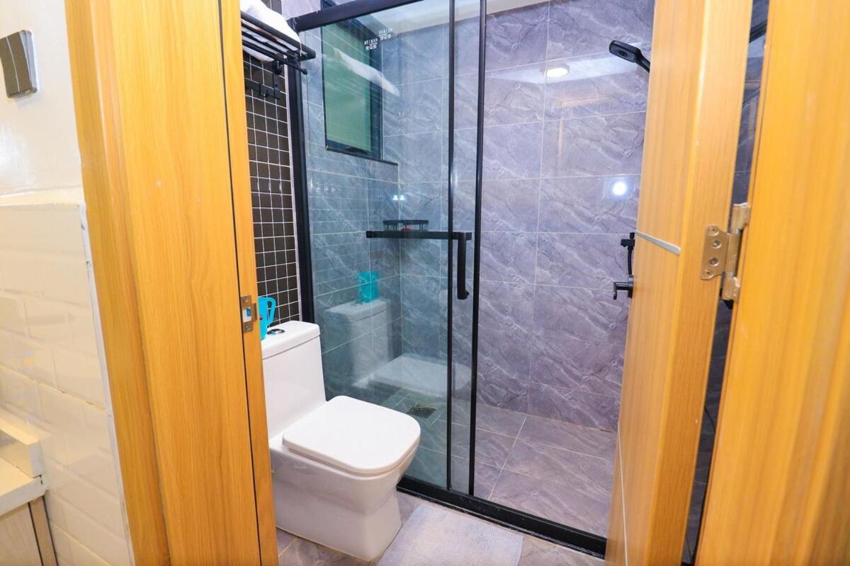 Cozy 2 Bedroom Apartment *