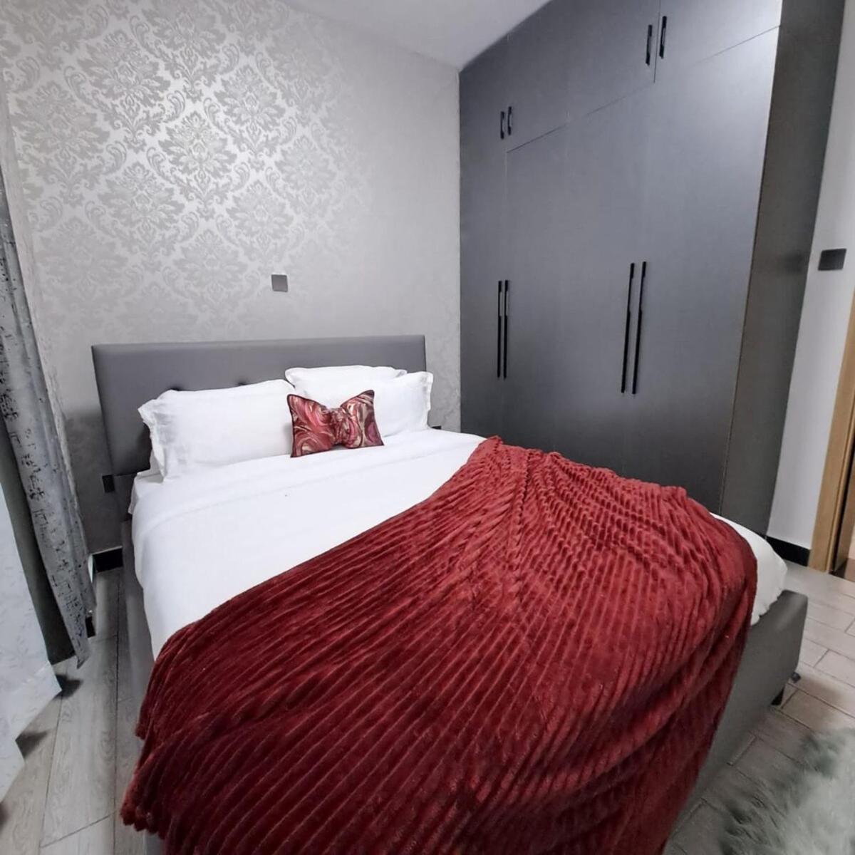 Cozy 2 Bedroom *