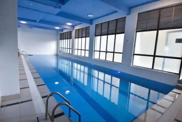 Cozy 3 Bedroom Apt, Indoor Heated Swimming Pool, Gym, Ample Parking, Children Play Area, Relaxing Garden, Amazing Views, In Kilimani Near Yaya Centre, China And Ngong Road Nairobi