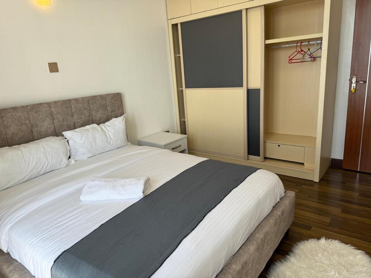 Cozy 3 Bedroom Apt, Indoor Heated Swimming Pool, Gym, Ample Parking, Children Play Area, Relaxing Garden, Amazing Views, In Kilimani Near Yaya Centre, China And Ngong Road